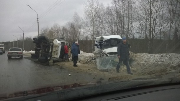 В пригороде Сыктывкара ЗИЛ протаранил «Газель»