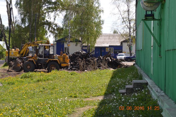 В сыктывкарском Лесозаводе расчищают пепелища