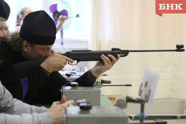 ГТО в рясе: архиепископ Питирим стал вторым в стрельбе