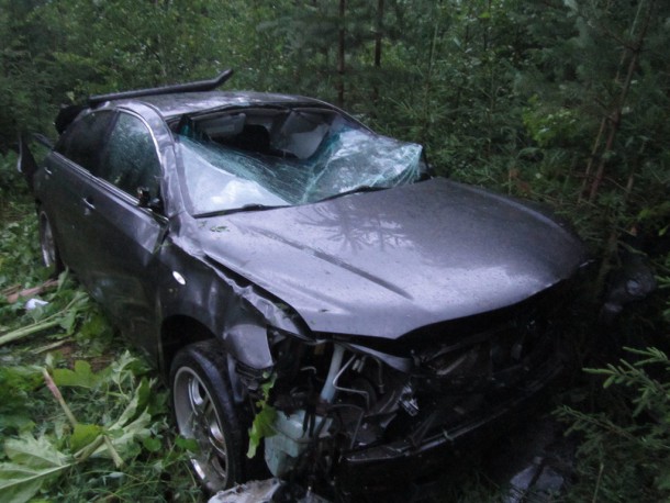 Водитель Toyota Camry улетел в кювет на трассе «Вятка»