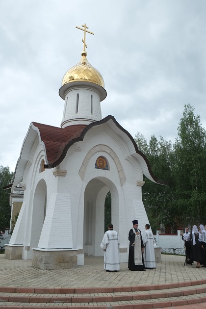 Память погибших на пожаре в ухтинском «Пассаже» почтили траурной панихидой