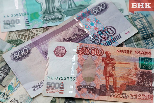 Россияне начали хранить деньги в рублях