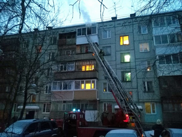 В Сыктывкаре из-за короткого замыкания произошел пожар в многоквартирном доме