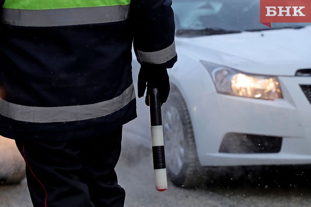 В Сыктывкаре разыскивается сбивший пенсионерку водитель