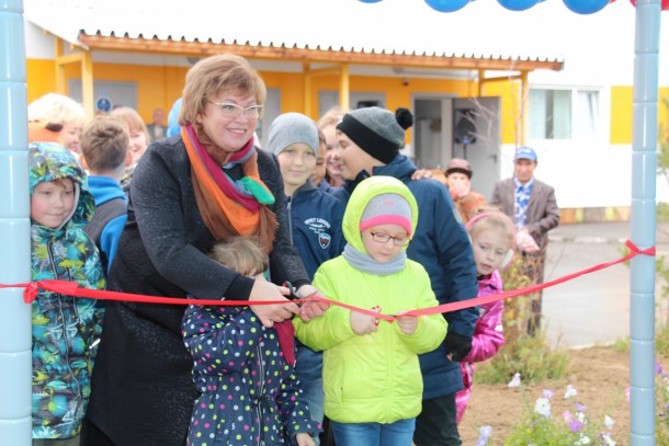 В Печоре открыли первую спортплощадку с уличными тренажерами