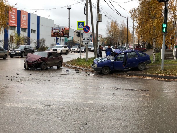 В Сыктывкаре 79-летний водитель устроил ДТП