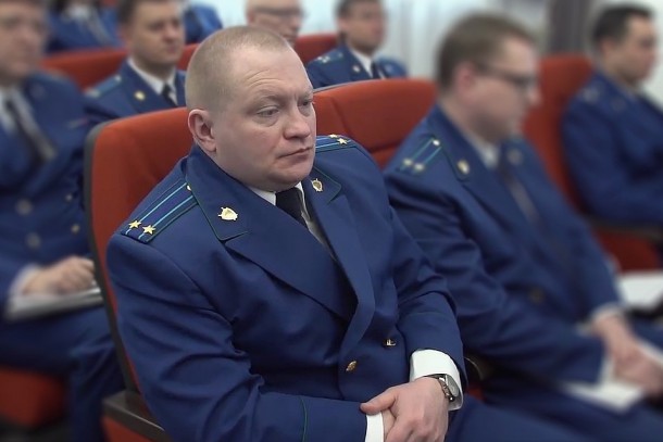 Зампрокурора Сосногорска уволили из-за нарушения присяги