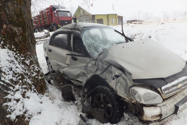 В Сысольском районе большегруз подмял под себя Chevrolet Lanos