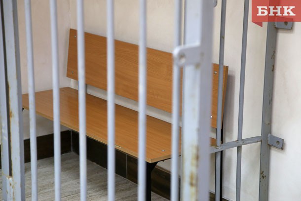  В Сосногорске задержали любителя бесплатного сала и шоколада