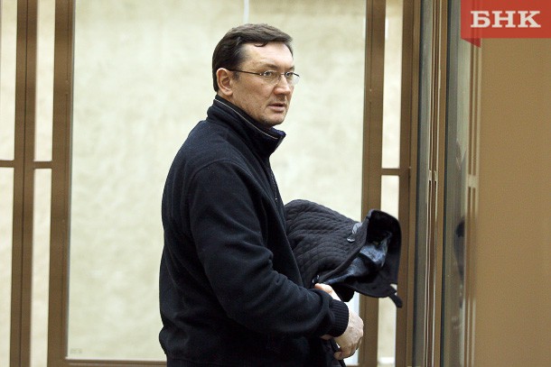 Подозреваемого в передаче взятки главе МВД по Коми Фаяза Шабаева отпустили домой