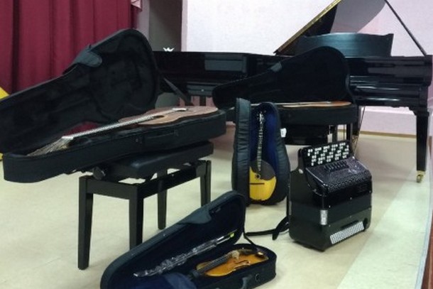 Детская музыкальная школа Вуктыла получила новые инструменты, литературу и ученическую мебель