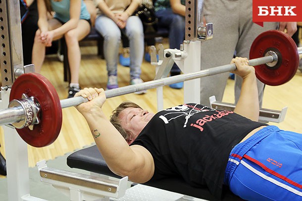 Галина Маринцева выиграла золото чемпионата России по пауэрлифтингу