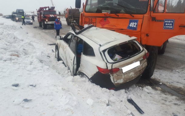 Под Усинском в ДТП погибли три человека