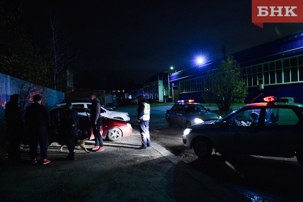 В Сыктывкаре подросток на ВАЗе решил сбежать от полицейских