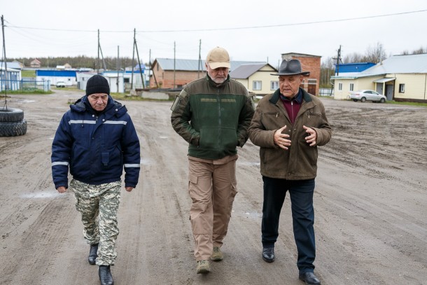 Владимир Уйба ознакомился с особенностями развития местного производства в Ижемском районе