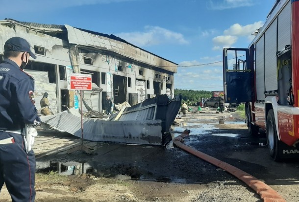 В МЧС назвали причину пожара в ангаре «Текстиль Коми»