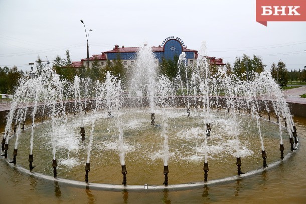  Мэр Усинска призвал горожан не купаться в фонтане
