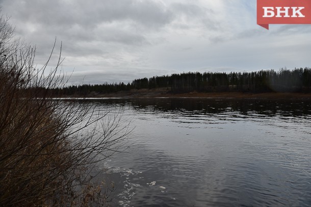 На реке Вымь утонул водитель вездехода