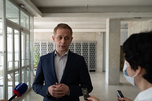 Кандидат на пост главы Коми Сергей Пономарев возил депутатов на лодках для сбора подписей