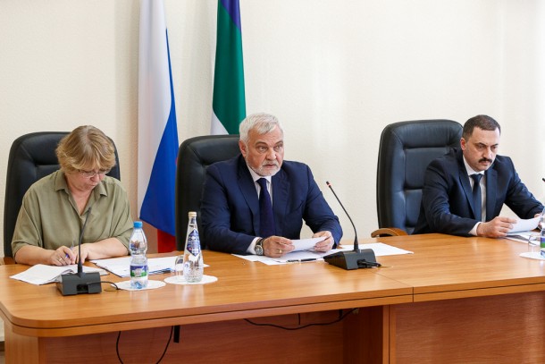 Владимир Уйба провел заседание санитарно-противоэпидемиологической комиссии Коми