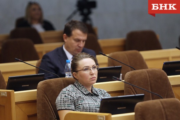 Елена Шумилова сменила Валерия Маркова на посту сенатора от Госсовета Коми