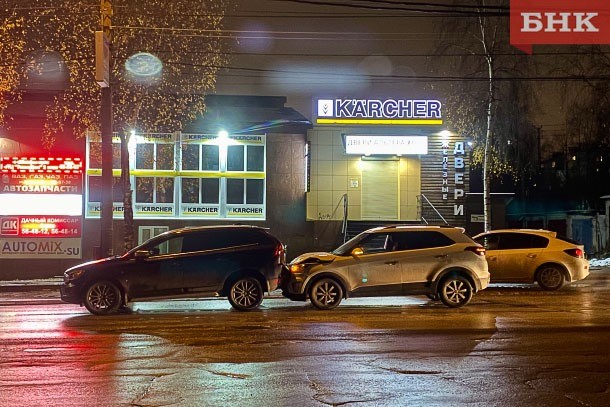 В столице Коми женщина-водитель получила острую реакцию на стресс после аварии