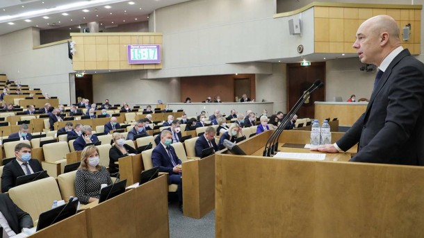 «Единая Россия» попросит Минфин до третьего чтения бюджета решить вопрос с оплатой труда учителей и врачей