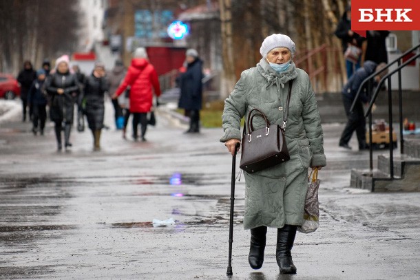 Пожилые интинцы не появляются без масок на улице