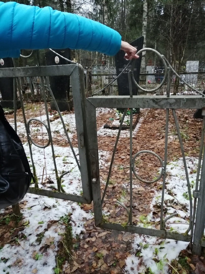 BGcW7LEkF20.jpg BGcW7LEkF20.jpg