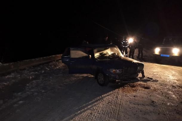 В Усть-Куломе водитель ВАЗа лишился части ноги, врезавшись в ограждение