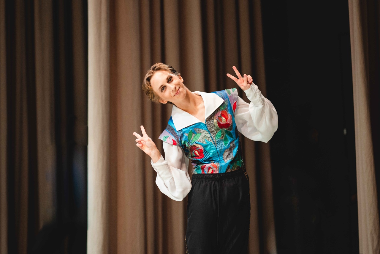 D9biqsrcEms.jpg D9biqsrcEms.jpg