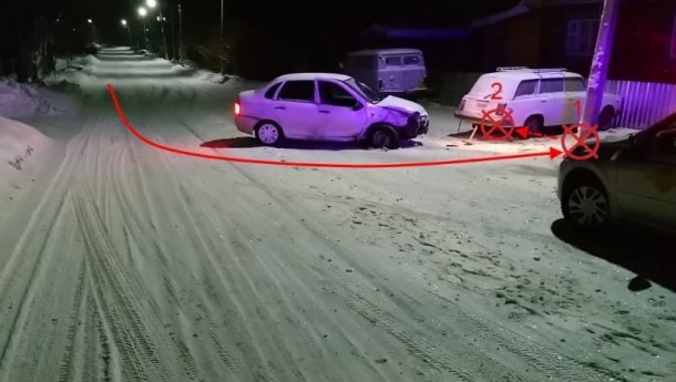 В Визинге лишенный за «пьянку» прав водитель врезался в ЛЭП и ВАЗ