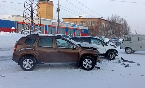 В Печоре в столкновении двух Renault пострадали две женщины