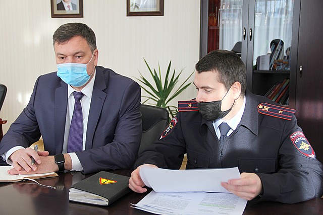 zasedaniye_dorogi_01.jpg zasedaniye_dorogi_01.jpg