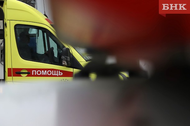 В Усинске в тройном столкновении иномарок пострадала женщина
