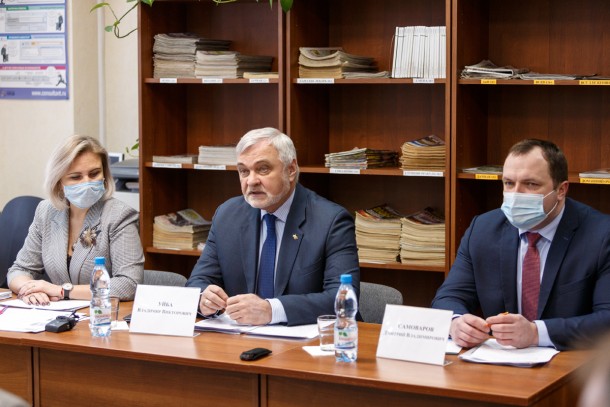 Владимир Уйба встретился с жителями сыктывкарского поселка Краснозатонский