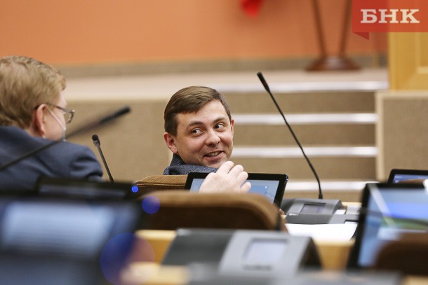 Госсовет Коми лишил депутата Олега Михайлова права выступлений на двух следующих заседаниях