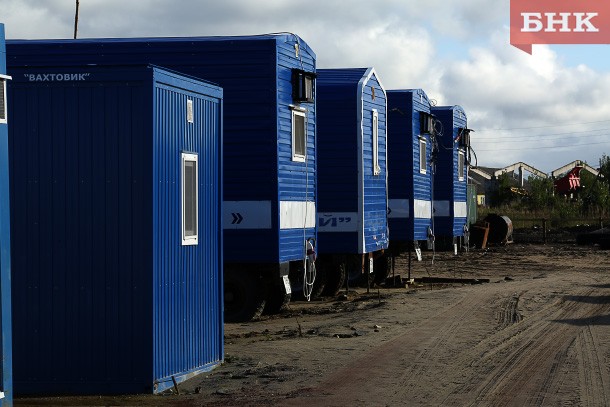 В Койгородском районе вахтовик оформил на соседа по балку восемь кредитов