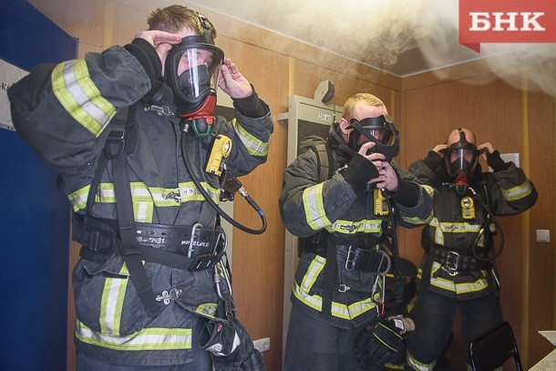 Пожарные из Коми удостоились госнаград