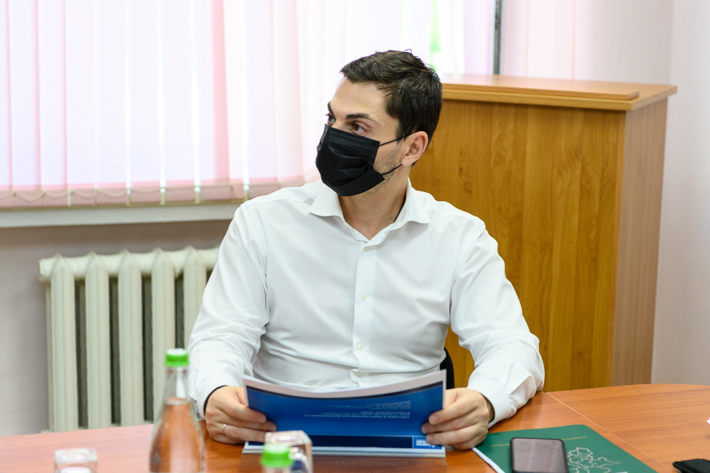 glava_vuktil_soveshchanie_gazprom_07_jpg_2021-07-19_07-16-58_optimize.jpeg