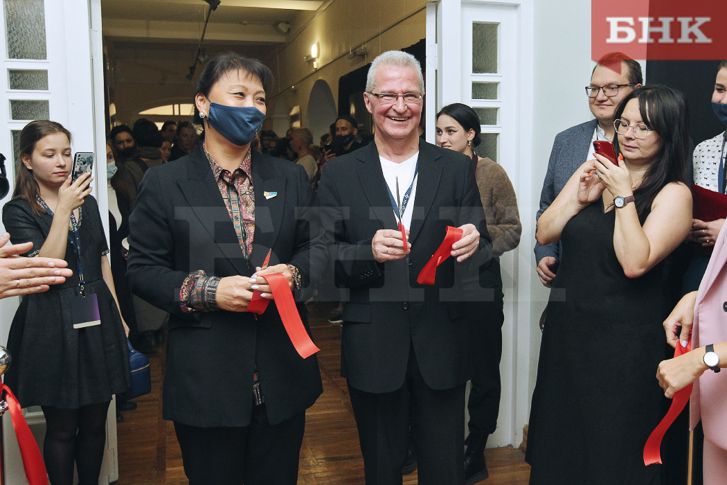 BOB_3847.jpg BOB_3847.jpg