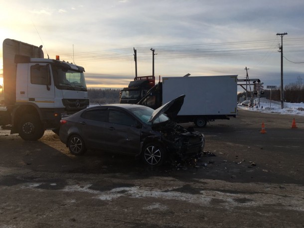 В Сыктывкаре в тройном ДТП пострадали два человека