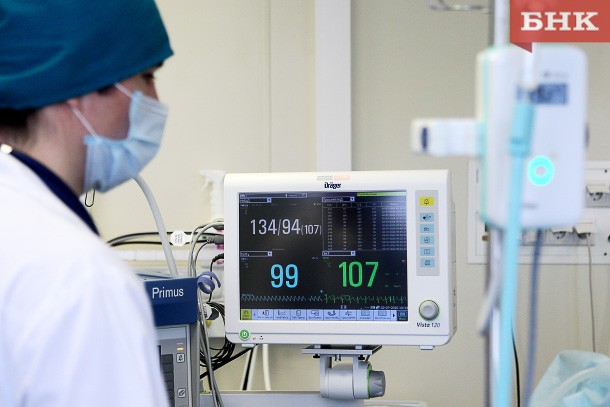 Вирусолог назвал категорию людей, которые тяжело перенесут «омикрон»