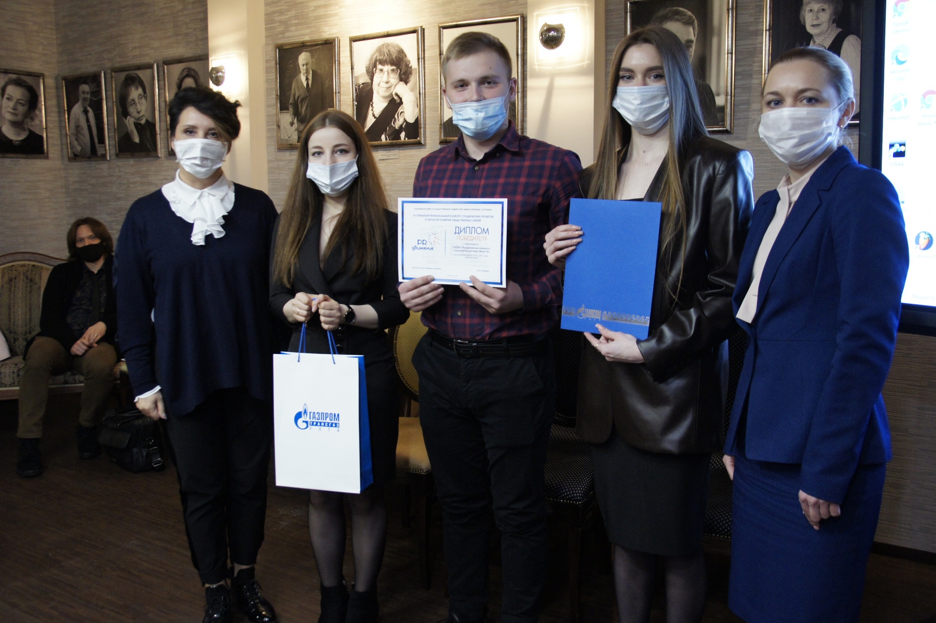 Foto_12.jpg Foto_12.jpg