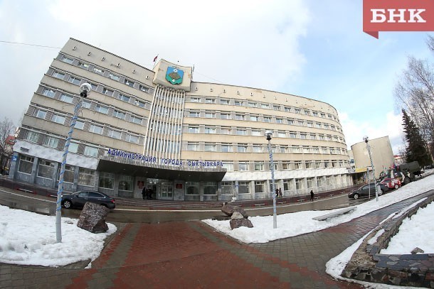 Мэрия Сыктывкара решила выкупить у людей более десяти помещений в аварийных домах