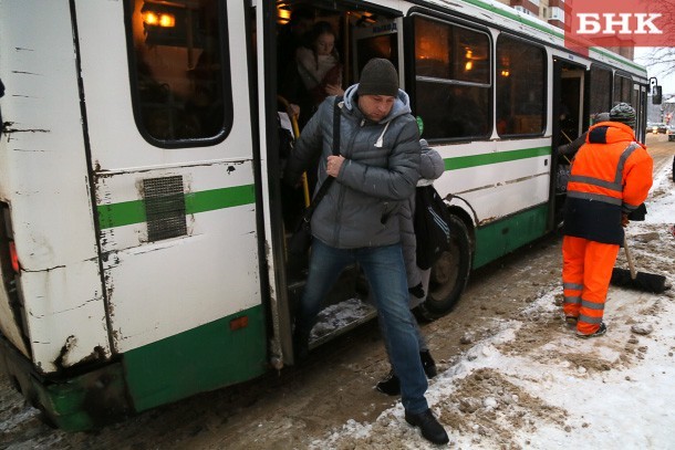 Администрация Сыктывкара потребовала от частных перевозчиков вернуть плату за проезд в размере 28 рублей