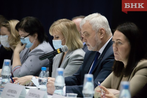 Сыктывкарским дольщикам предложили взять компенсацию за недострой на Стахановской