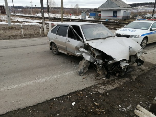 В Ухте водитель устроил ДТП на железнодорожном переезде