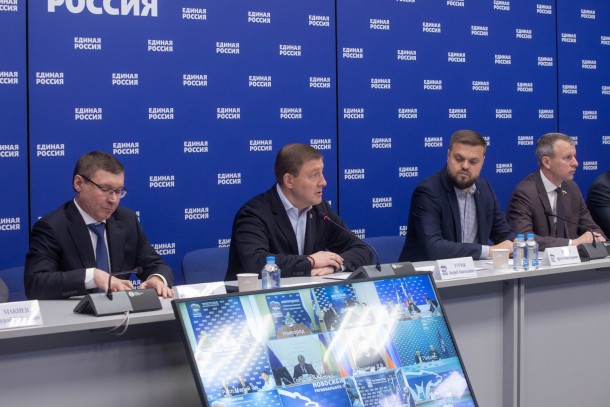 «Единая Россия» примет участие в восстановлении экономической жизни в Донбассе