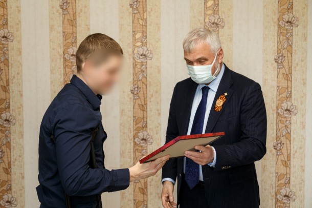 Владимир Уйба навестил участников спецоперации